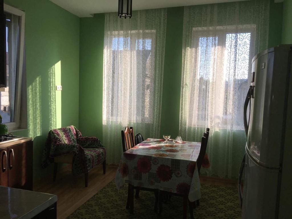 Homestay Izolda Batumi Bagian luar foto