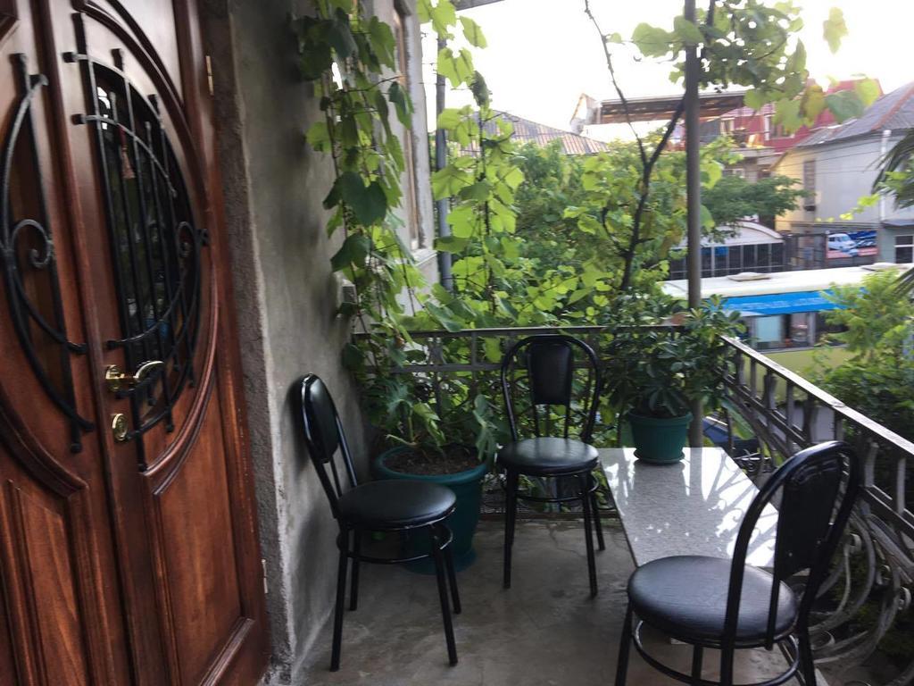 Homestay Izolda Batumi Bagian luar foto